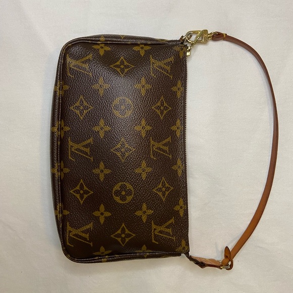Louis Vuitton Handbags - Louis Vuitton Pochette Accessories